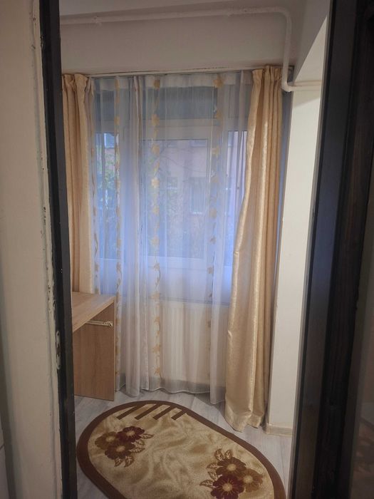 Inchiriez garsoniera