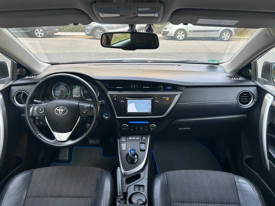 Toyota Auris Hybrid 2015