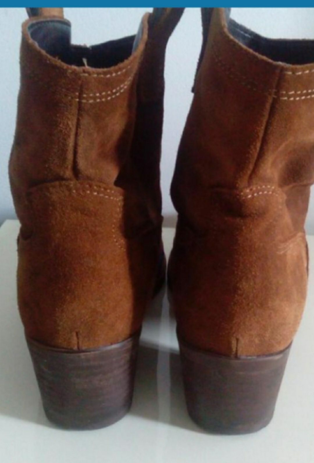 Ghete Bata din piele intoarsa naturala cu broderie,superbe 40
