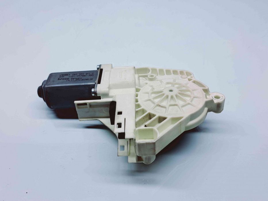 Motoras geam stanga spate Audi A6 (4F2, C6) [Fabr 2004-2010] 8K0959811