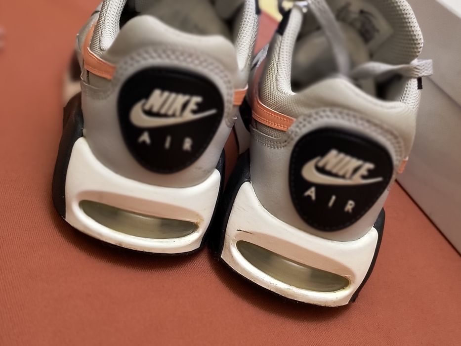 Оригинални маратонки Nike air max Uk 4,5/ 37