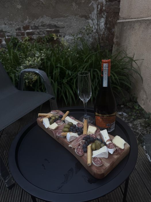 Малък мезонет с двор в центъра на София