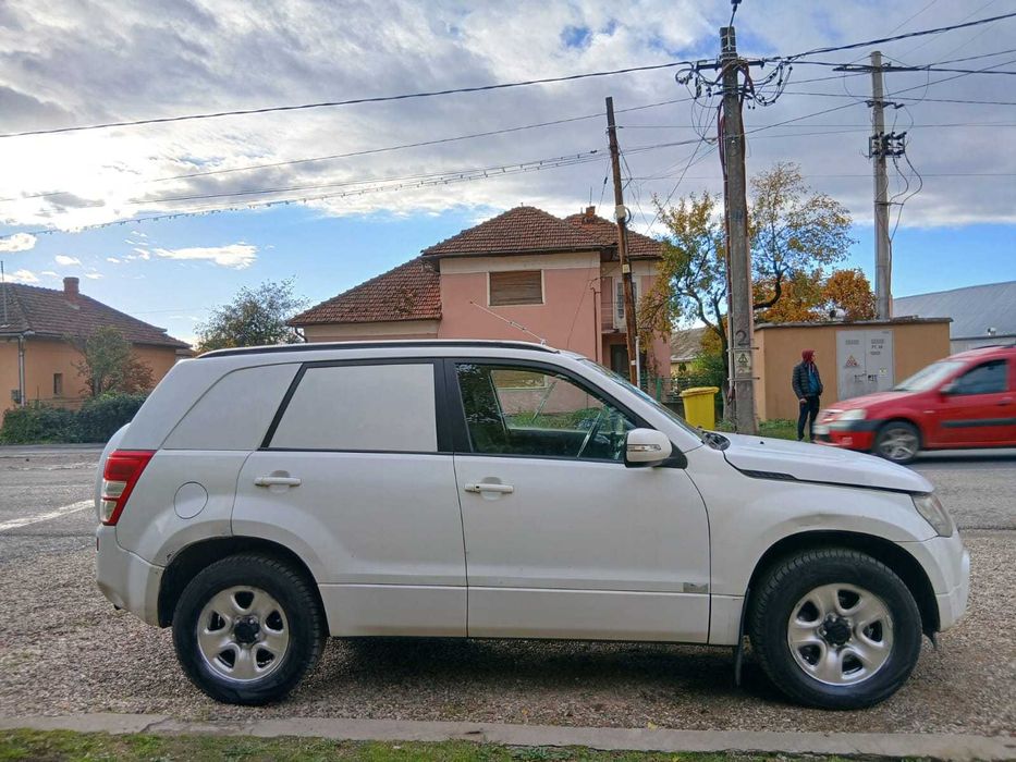 Suzuki Grand Vitara 1,9 4x4 klima an 2010 recent adusa