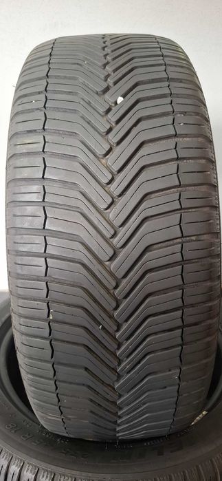 2бр. 235/45/18 Michelin 6.6mm грайфер, дот 19г. Безплатен монтаж