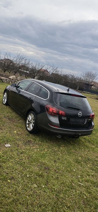 Vând Opel Astra J Sport Tourer 2.0 CDTI 165 CP Euro 5