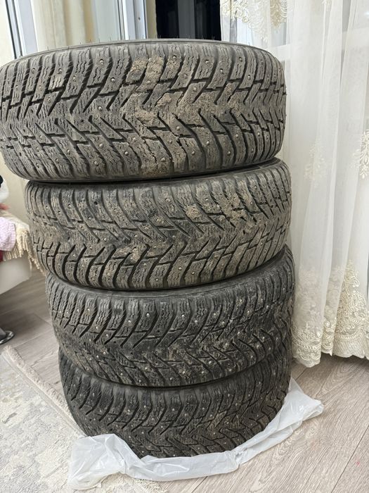Продаю с шипами комплект