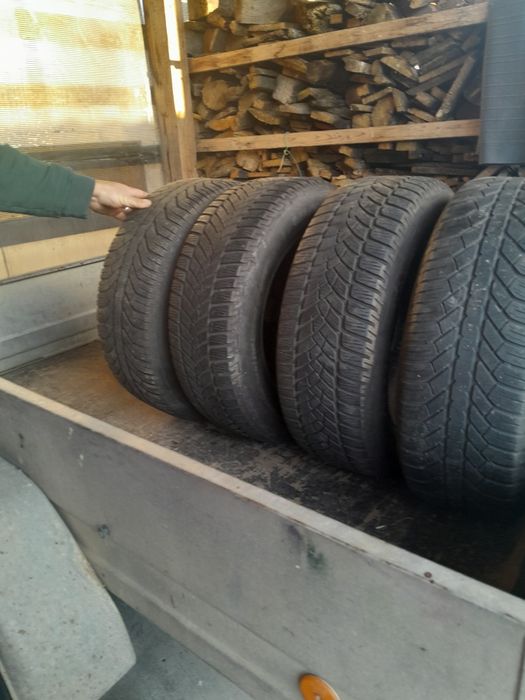 Vand 4 cauciucur de iarnă pe nissan qashqai