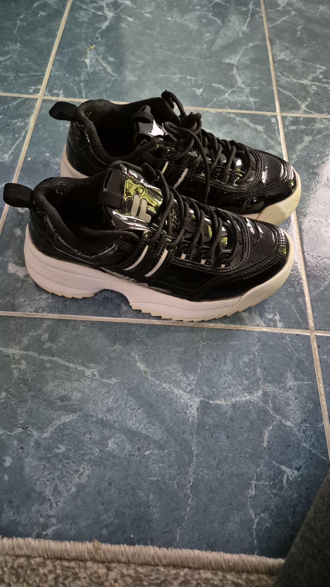 Vand Fila Disruptor