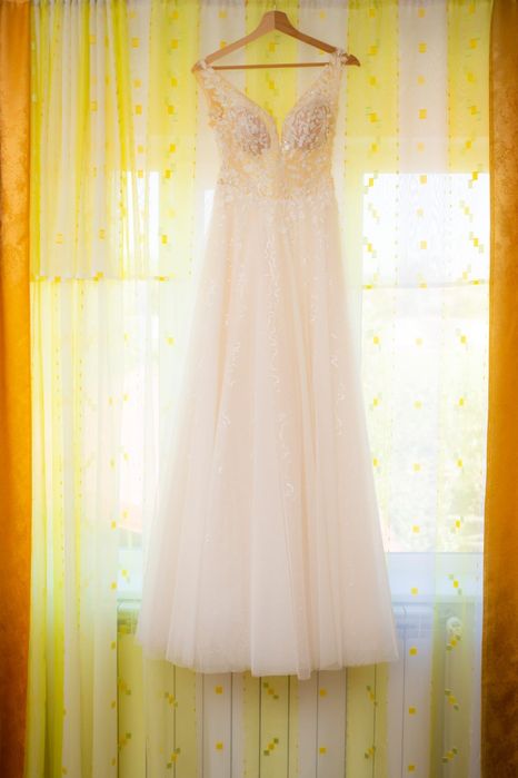 Vând rochie mireasă, în stare buna, mărimea s,