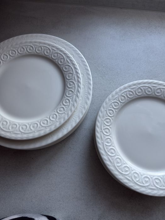 Продам тарелки новые