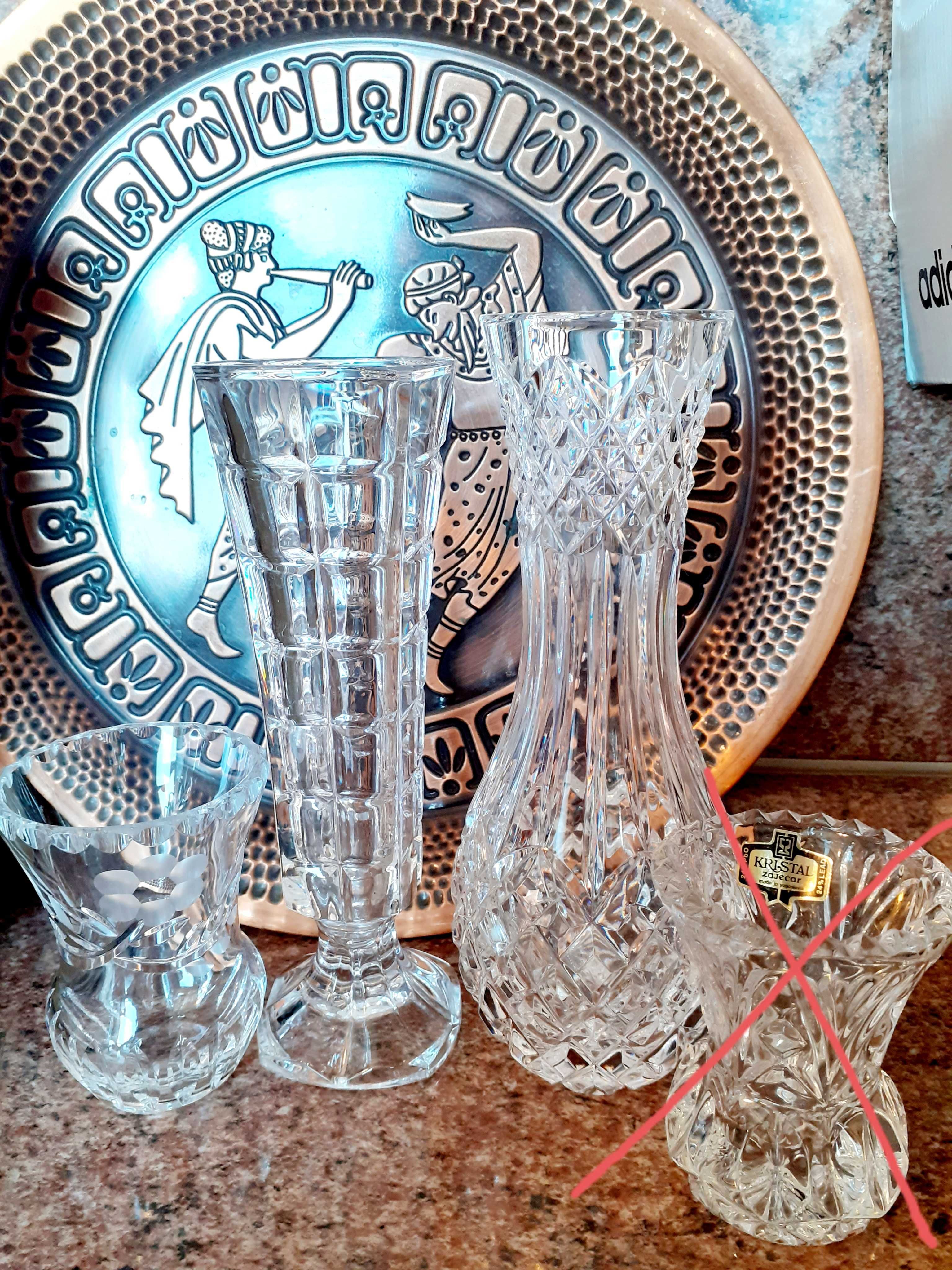 Три красиви кристални вази