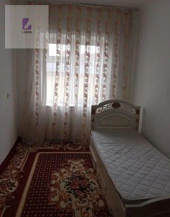 Продается 3х комнатная квартира. Азиз бозор.