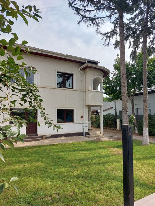 Afumați IF - casă/vilă mare, cu 8 dormitoare, 7 băi, amplasată pe DN 2