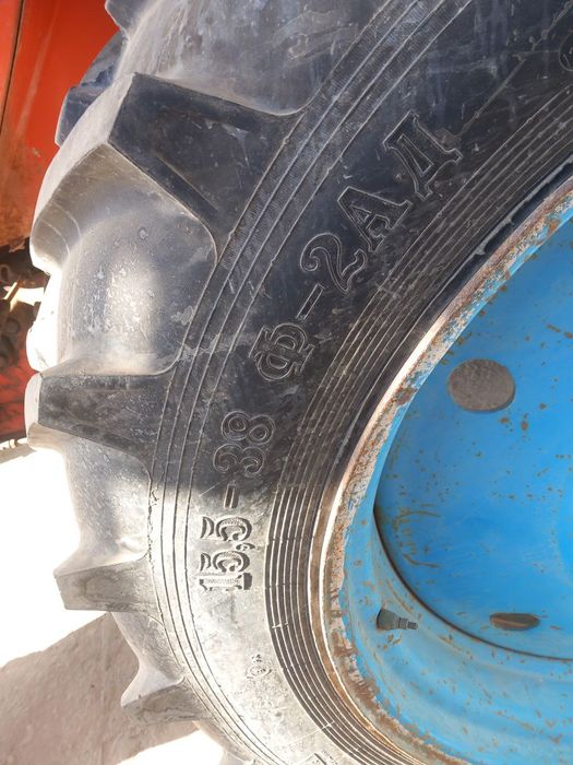 Мтз 80 трактори сотилади зудлик билан сотилади