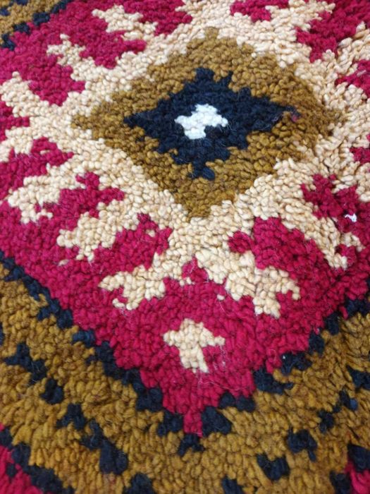 Чипровски килим ,чисто нов пе употребяван!