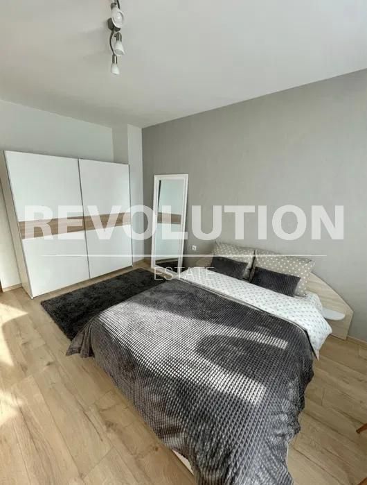 Дава се под наем Тристаен апартамент в Варна, Базар Левски - 65 кв.м за 498.27 € - Снимка #3