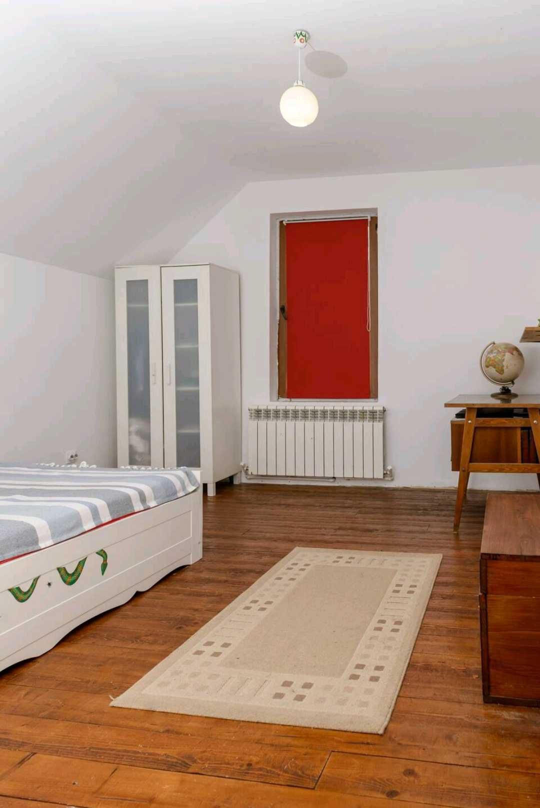 Inchiriez apartament 70mp, intrare separata la mansarda. Str. Soficu