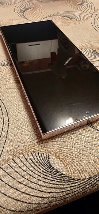 Продавам Samsung s23 Ultra