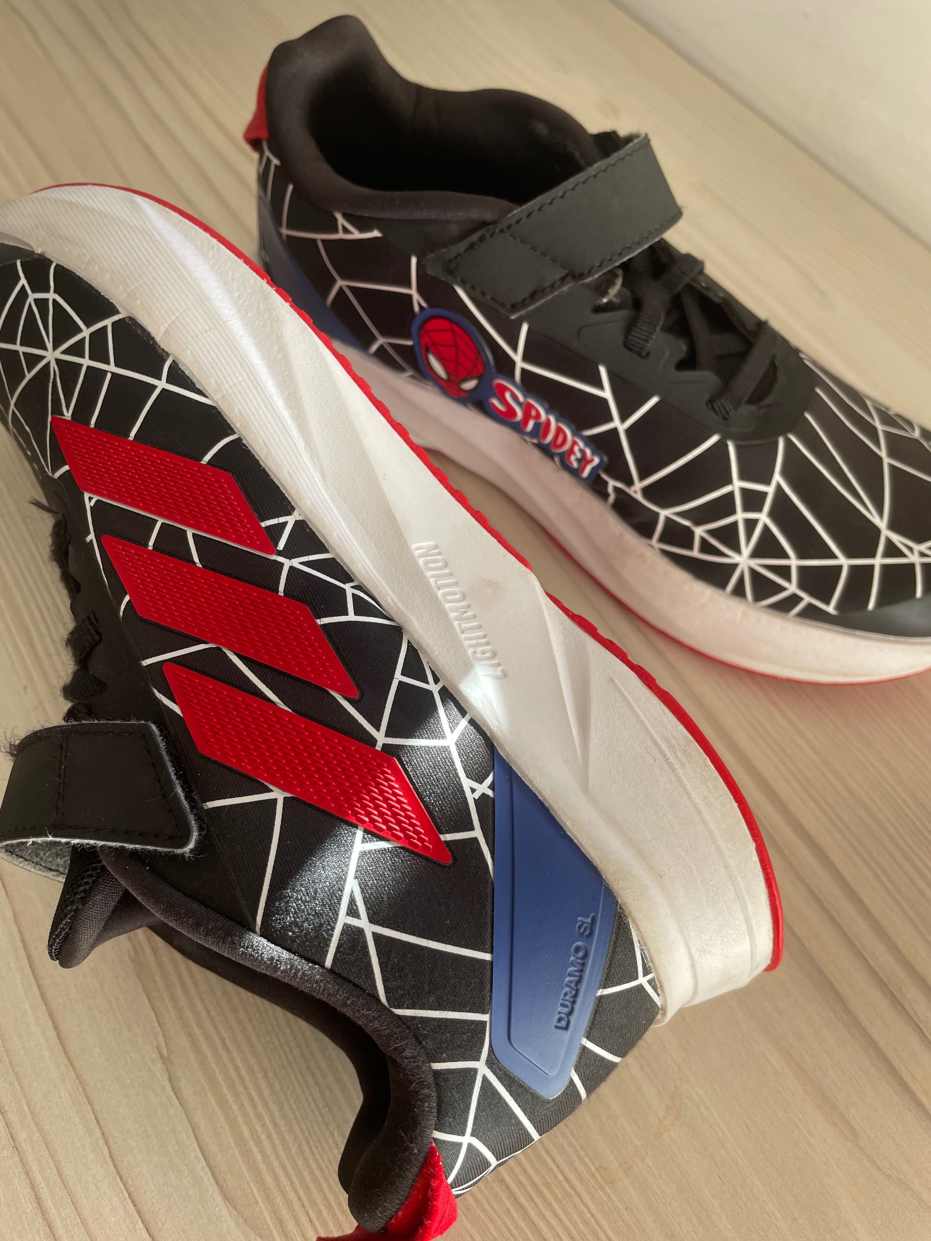 Детски маратонки Marvel adiddas