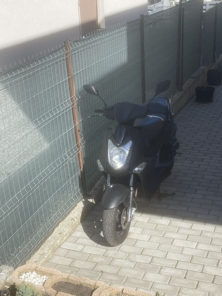Vand scuter Kimco