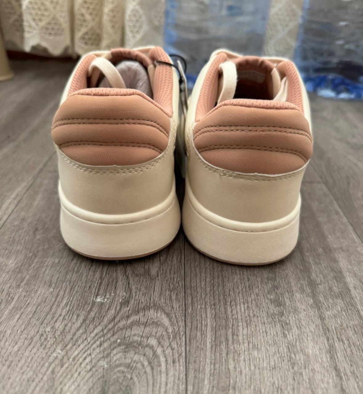 Продаю новые кеды ZARA