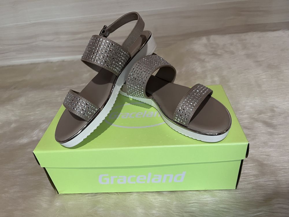 НОВИ дамски сандали Graceland