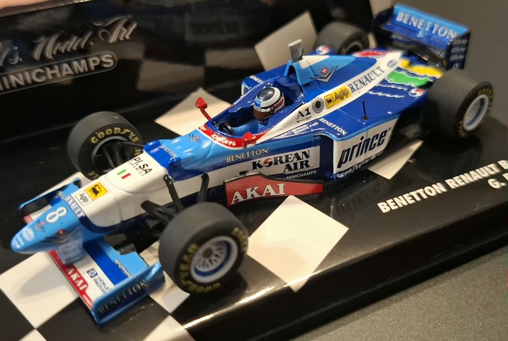 Benetton Renault B197 1/43 Minichamps