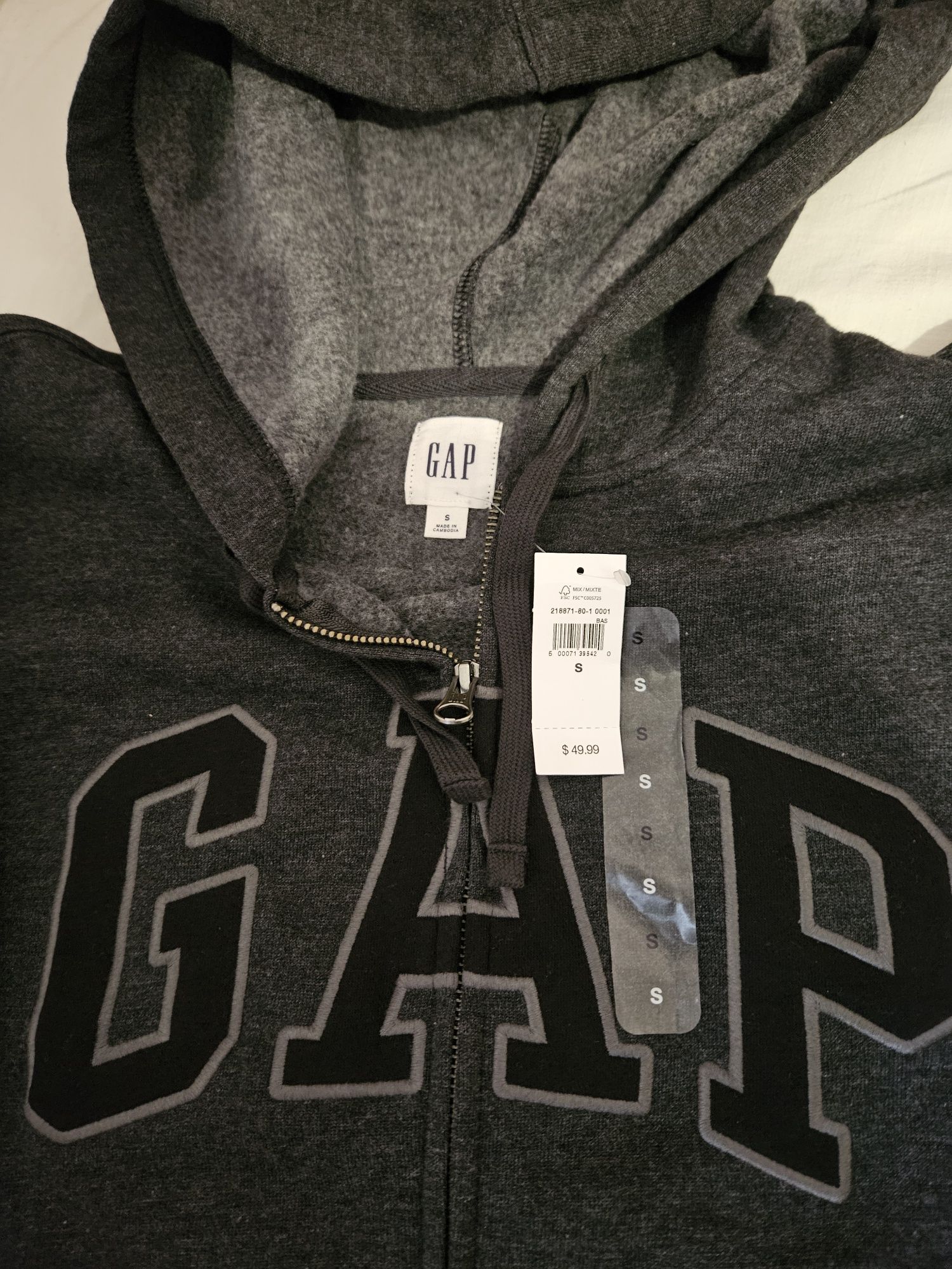 Gap чисто нов спортен комплект