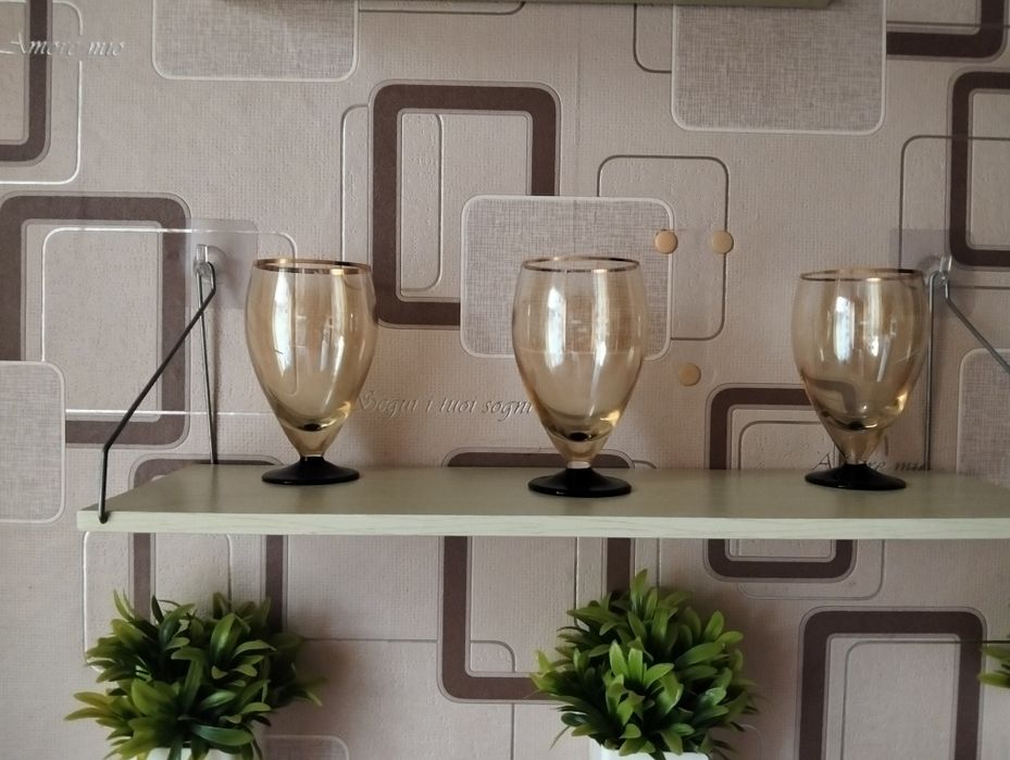 Продам навесную полку.