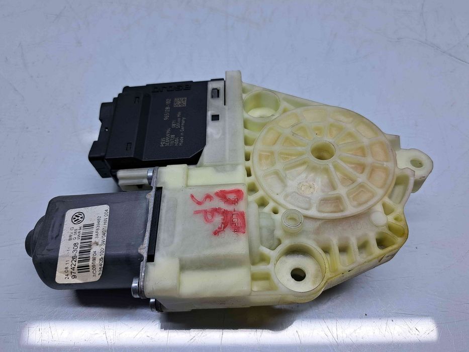 Motoras geam dreapta spate Volkswagen Passat B7 (365) Variant [Fabr 20