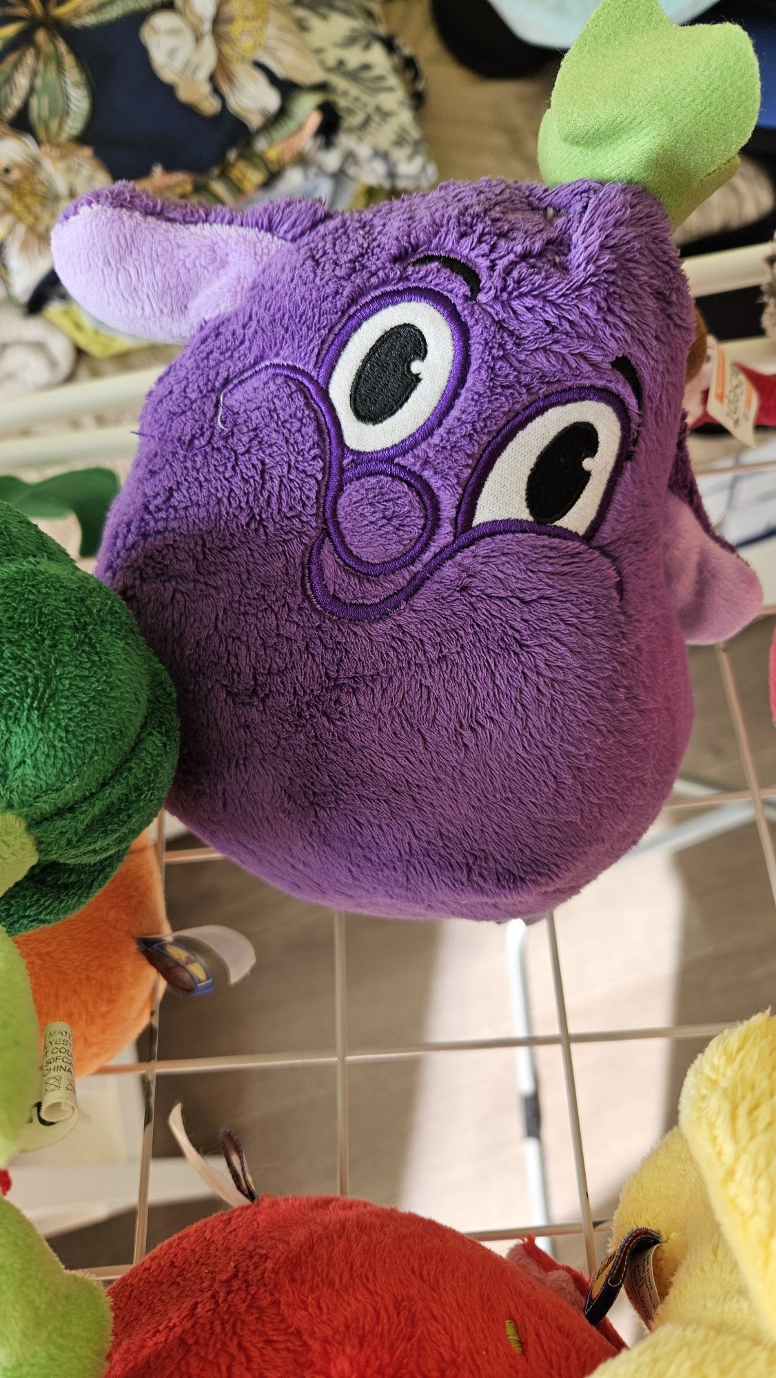 Плюшени играчки всякакви