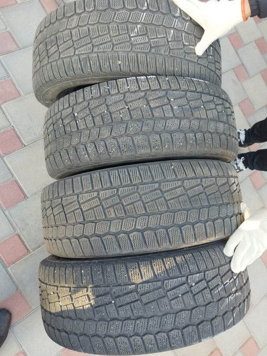 Продам комплект зимних шин