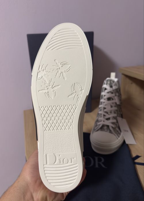 Dior B23 High.