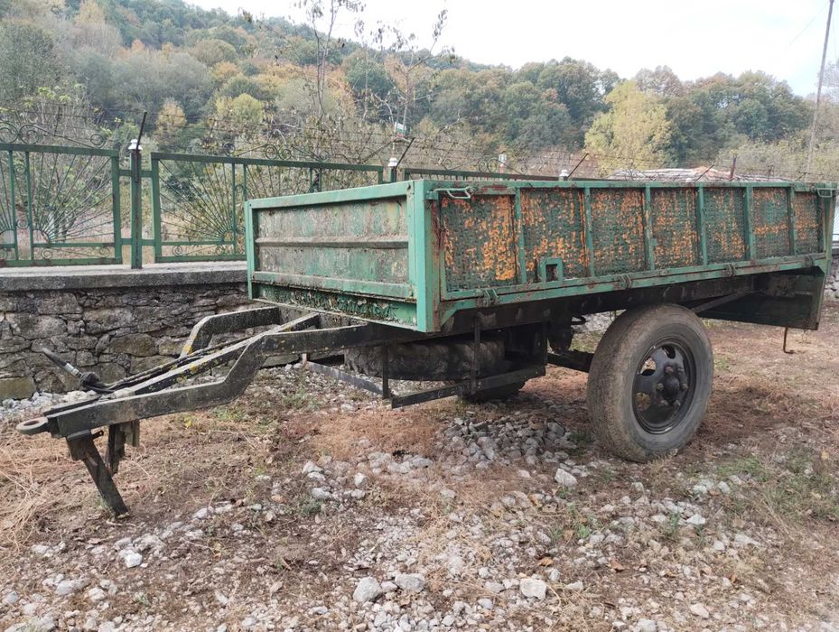 Ремарке ,култиватор и плуг.