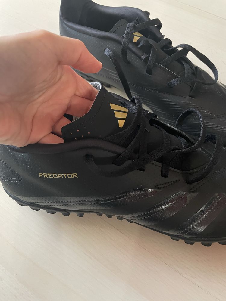 Футболни обувки Adidas Predator  размер 44
