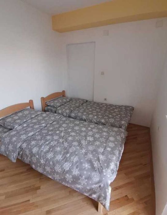 Дава се под наем Двустаен апартамент в Пловдив, Гагарин - 65 кв.м за 306 € - Снимка #1