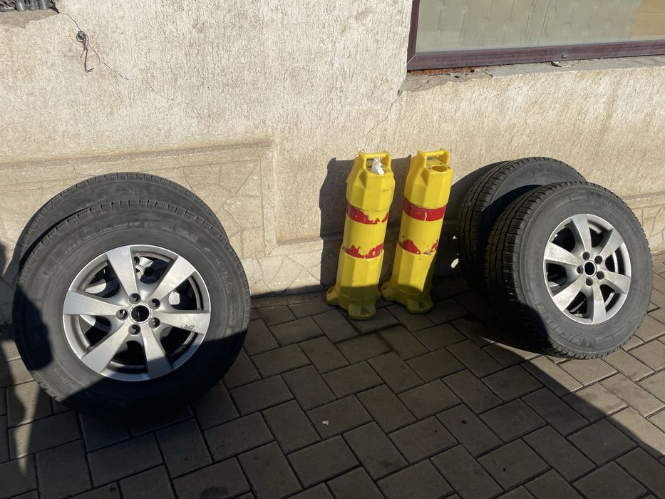 Anvelope Iarna Michelin C uri 215/75/16 C