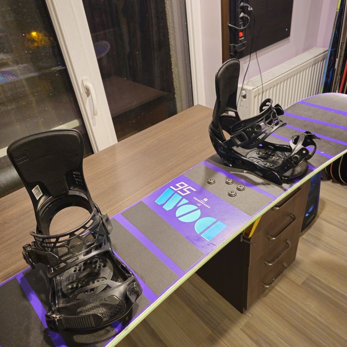 Placa snowboard Burton Dom 156 cu legaruri Burton Freestyle M