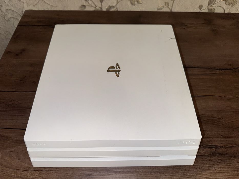 PS 4 Pro 1000 gb торг,обмен есть