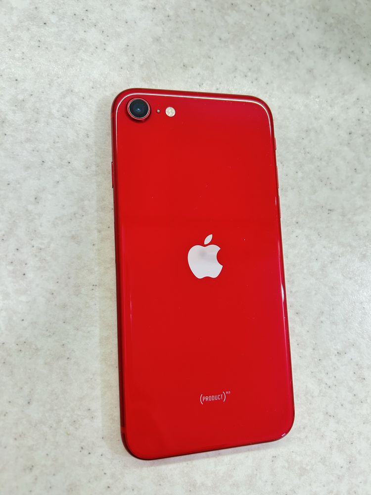 IPhone SE 2020 red