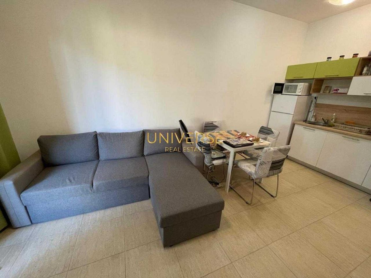 Продава се Двустаен апартамент в к.к. Елените - 50 кв.м за 1360 €/кв.м - Снимка #1