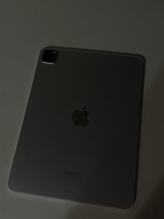 Айпад про в отличном состояние