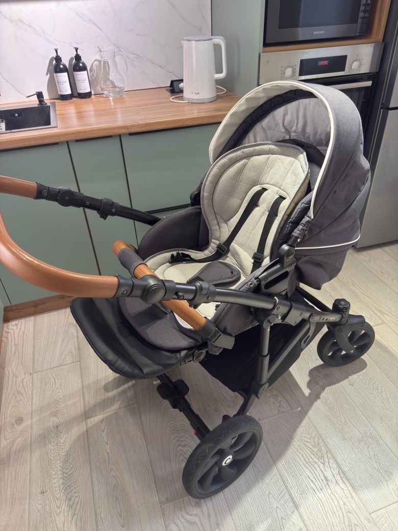 Продам детскую коляску  Tutis mimi style 2 в 1