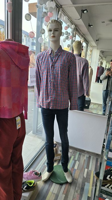 De vanzare 3 manechine 1 bărbat si 2 femei