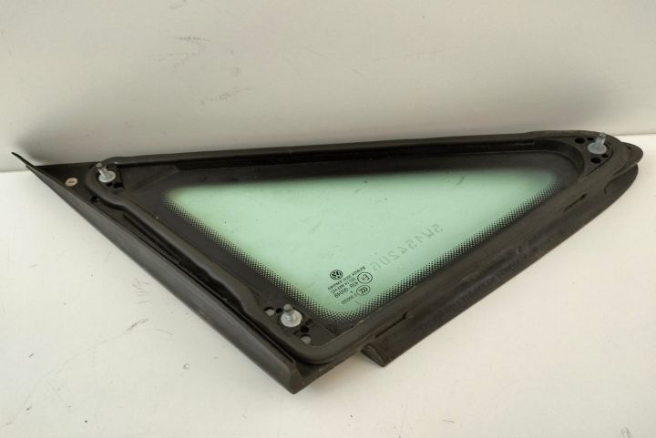 Geam fix stanga triunghi Volkswagen VW Touran prima generatie (faceli