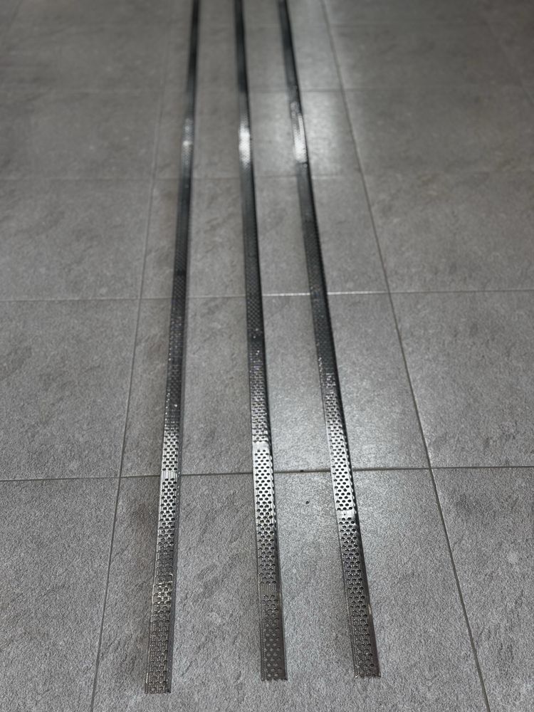 Coltar Aluminiu Lat Perforat 2.5m