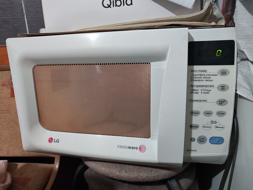 Продаю микроволновую печь LG