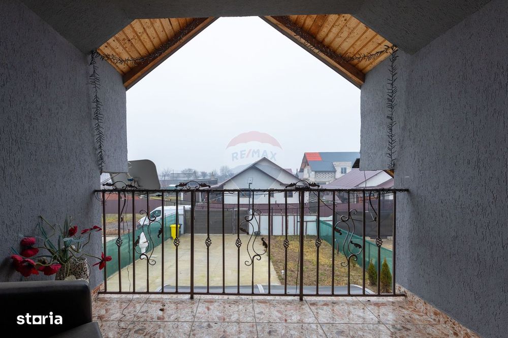 Casă cu 3 camere de vânzare