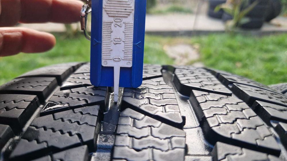 Anvelope iarna 235 45 R 19 Continental