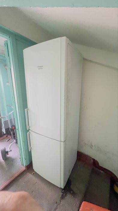 Закончился фреон , а так работает, отдам не дорого